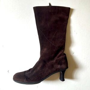 Suede boots, vintage 90’s, burgundy wine color, excellent quality and condition
